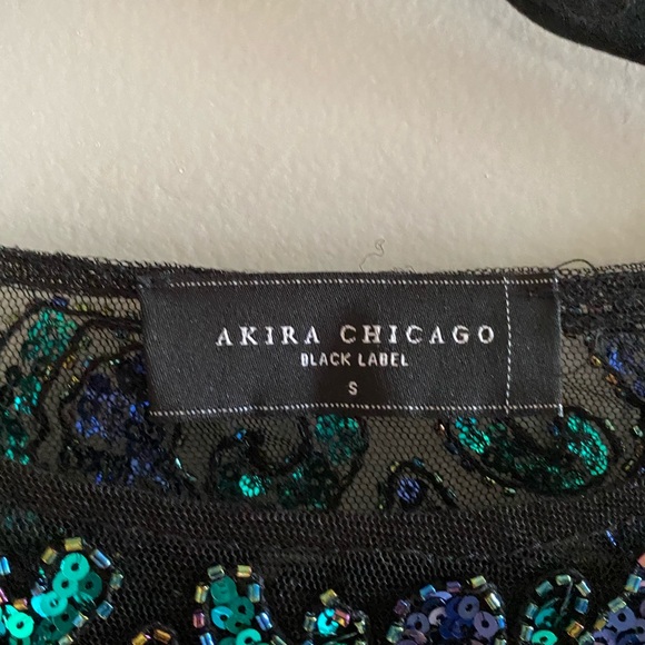 Sequined blue and turquoise mesh top. - Picture 2 of 4